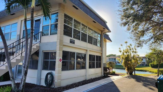 200 Stratford O, West Palm Beach, FL 33417