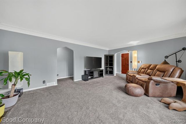 1609 W 12 Mile Road, Royal Oak, MI 48073