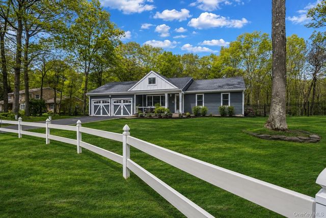 14 Belvoir Court, Ridge, NY 11788