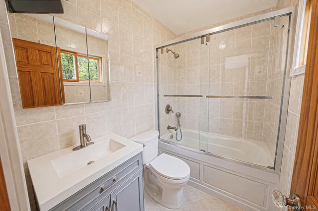 14 Belvoir Court, Ridge, NY 11788