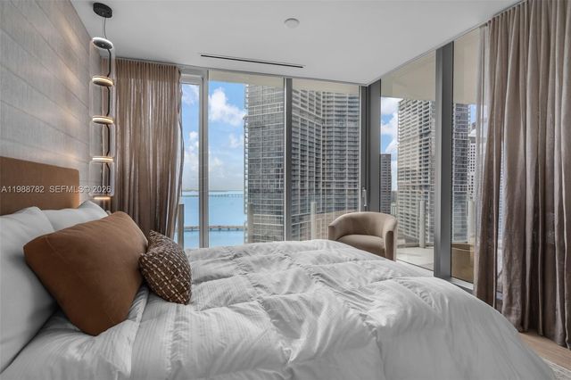 300 Biscayne Boulevard Way 2605W, Miami, FL 33131