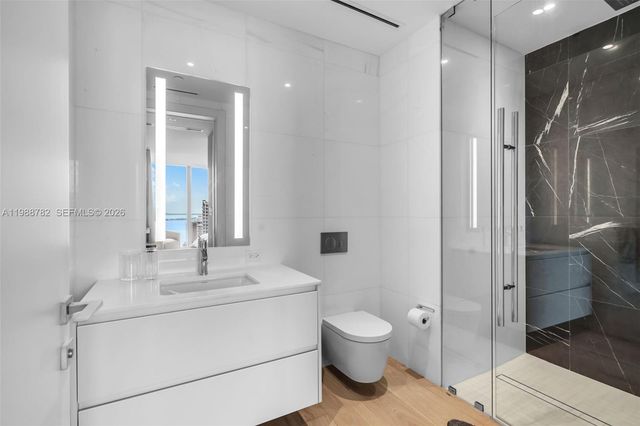 300 Biscayne Boulevard Way 2605W, Miami, FL 33131