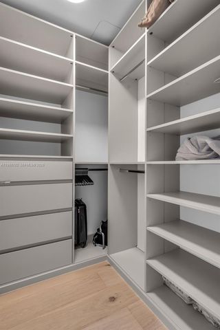 300 Biscayne Boulevard Way 2605W, Miami, FL 33131