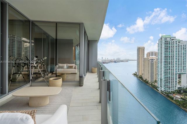 300 Biscayne Boulevard Way 2605W, Miami, FL 33131