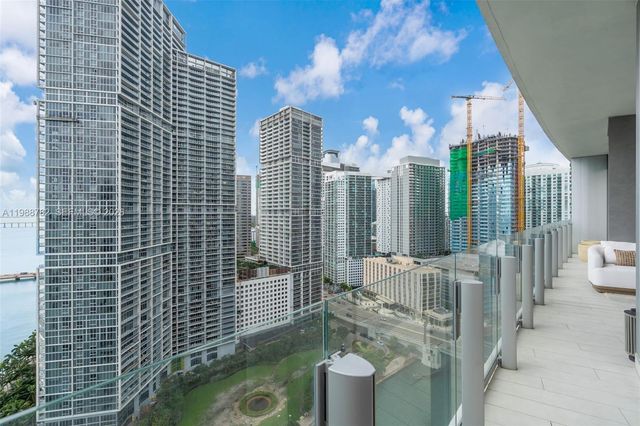 300 Biscayne Boulevard Way 2605W, Miami, FL 33131