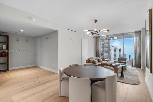 300 Biscayne Boulevard Way 2605W, Miami, FL 33131