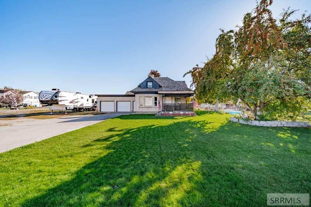 Image 2 of property listing at 2406 N Ammon Road, Idaho Falls, ID 83401