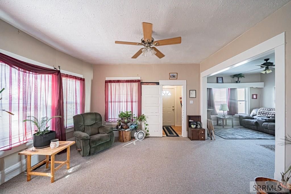 Image 3 of property listing at 2406 N Ammon Road, Idaho Falls, ID 83401
