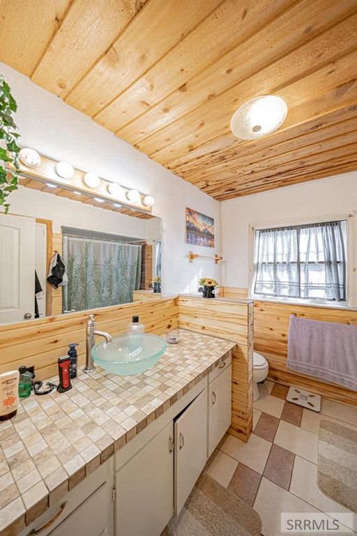 Image 30 of property listing at 2406 N Ammon Road, Idaho Falls, ID 83401