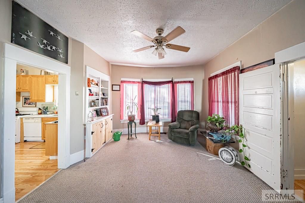 Image 4 of property listing at 2406 N Ammon Road, Idaho Falls, ID 83401