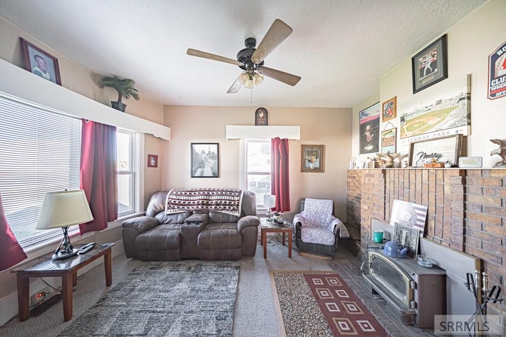 Image 7 of property listing at 2406 N Ammon Road, Idaho Falls, ID 83401