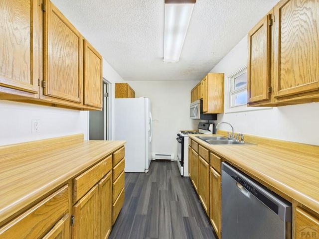 959-961 S Honeysuckle Dr, Pueblo West, CO 81007