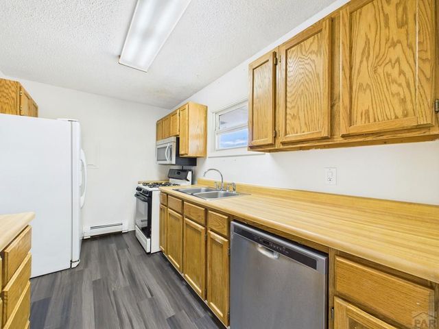 959-961 S Honeysuckle Dr, Pueblo West, CO 81007
