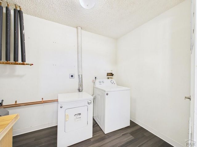 959-961 S Honeysuckle Dr, Pueblo West, CO 81007