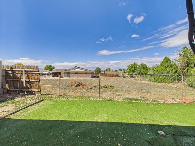 959-961 S Honeysuckle Dr, Pueblo West, CO 81007