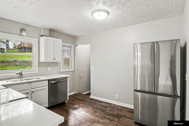 6711 S 49 Street, Omaha, NE 68117