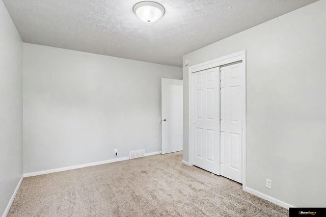 6711 S 49 Street, Omaha, NE 68117