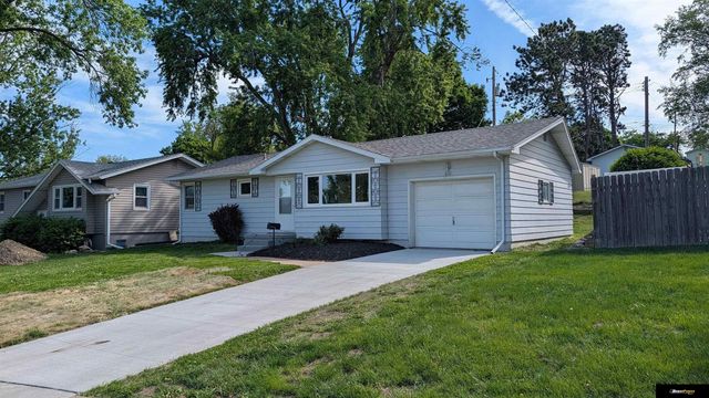 6711 S 49 Street, Omaha, NE 68117