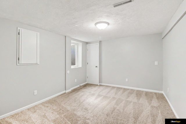 6711 S 49 Street, Omaha, NE 68117