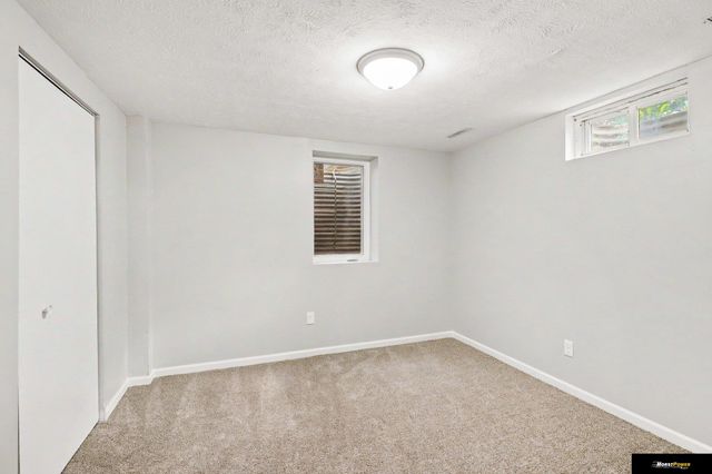 6711 S 49 Street, Omaha, NE 68117