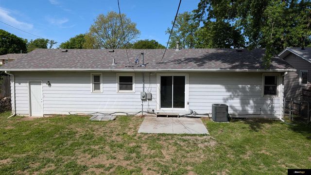 6711 S 49 Street, Omaha, NE 68117