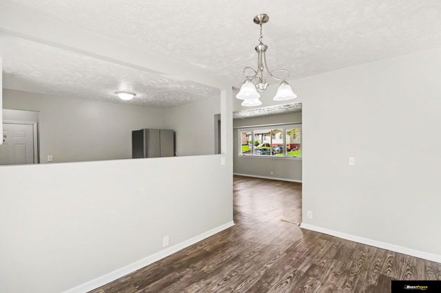 6711 S 49 Street, Omaha, NE 68117