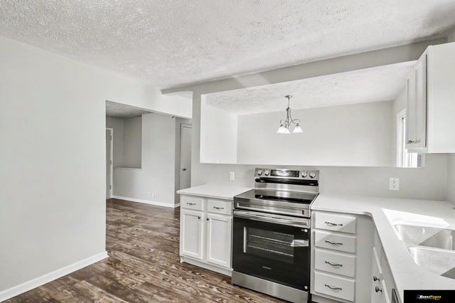 6711 S 49 Street, Omaha, NE 68117