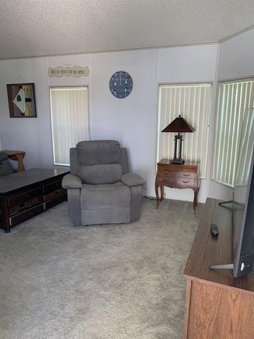 9 Universidad Lane, Port St. Lucie, FL 34952