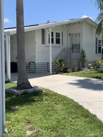9 Universidad Lane, Port St. Lucie, FL 34952