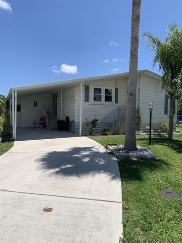 9 Universidad Lane, Port St. Lucie, FL 34952