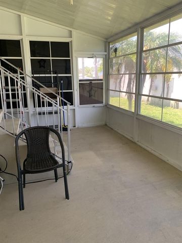 9 Universidad Lane, Port St. Lucie, FL 34952