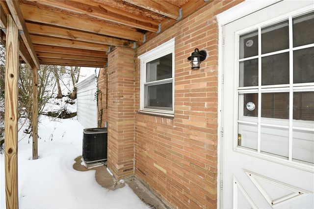 3238 Overlook Drive, Liberty Boro, PA 15133