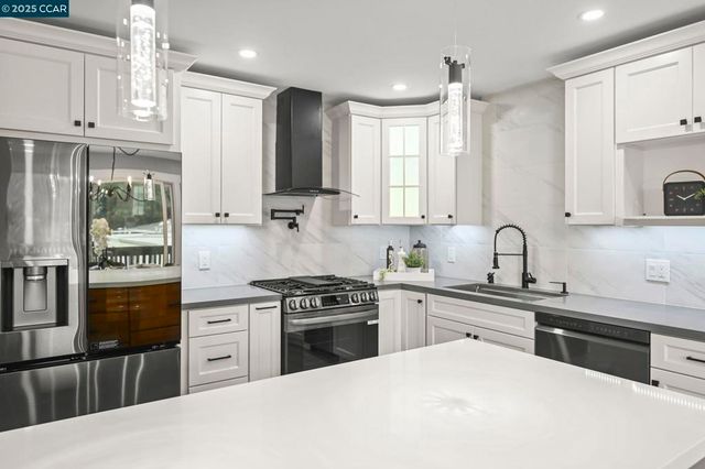 1131 Oakmont Drive 6, Walnut Creek, CA 94595