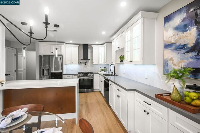 1131 Oakmont Drive 6, Walnut Creek, CA 94595