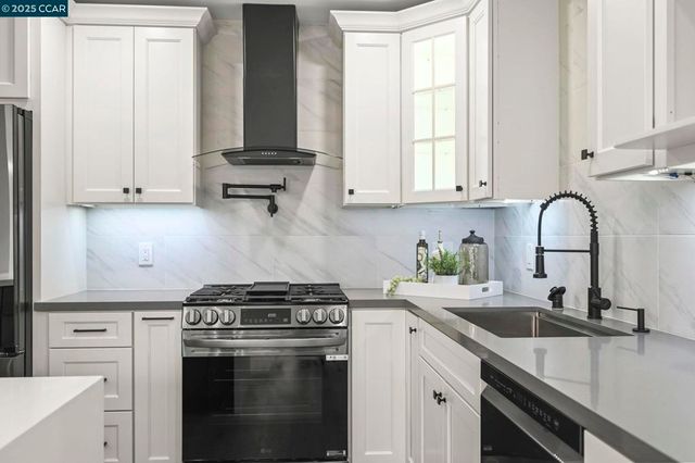 1131 Oakmont Drive 6, Walnut Creek, CA 94595