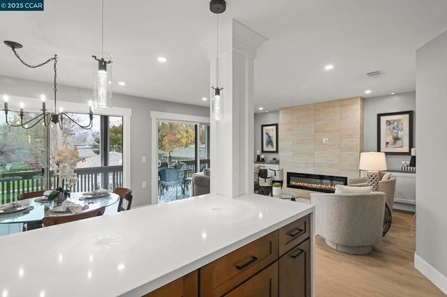 1131 Oakmont Drive 6, Walnut Creek, CA 94595