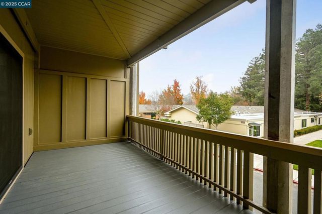 1131 Oakmont Drive 6, Walnut Creek, CA 94595