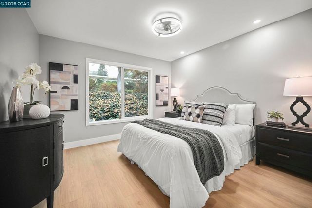 1131 Oakmont Drive 6, Walnut Creek, CA 94595