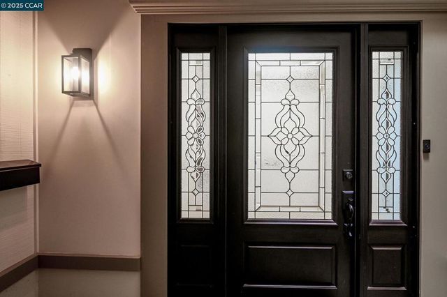 1131 Oakmont Drive 6, Walnut Creek, CA 94595