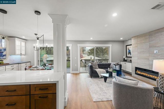 1131 Oakmont Drive 6, Walnut Creek, CA 94595