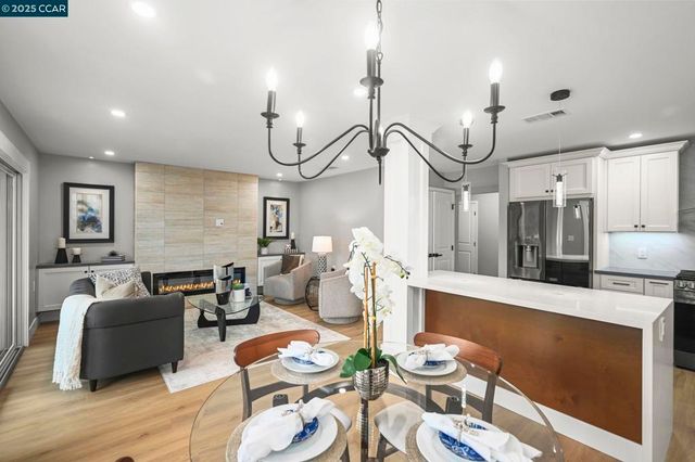 1131 Oakmont Drive 6, Walnut Creek, CA 94595