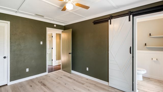 906 Pleasant Valley Road, Garland, TX 75040