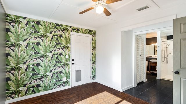 906 Pleasant Valley Road, Garland, TX 75040