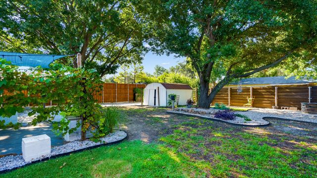 906 Pleasant Valley Road, Garland, TX 75040