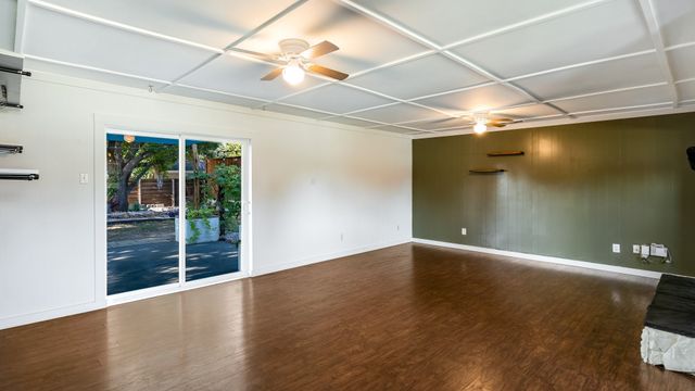906 Pleasant Valley Road, Garland, TX 75040