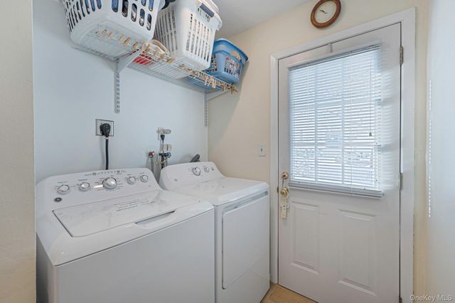 2 Greenpine Court, Dix Hills, NY 11746