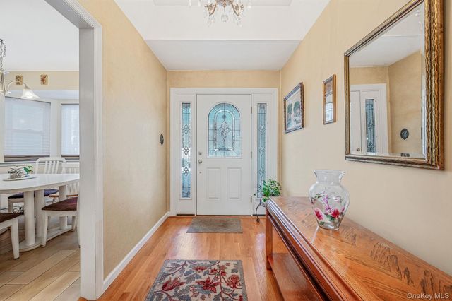 2 Greenpine Court, Dix Hills, NY 11746