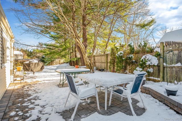 2 Greenpine Court, Dix Hills, NY 11746