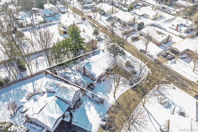 2 Greenpine Court, Dix Hills, NY 11746