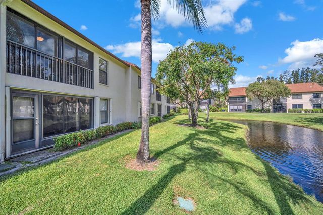 3318 Lucerne Park Drive, Greenacres, FL 33467
